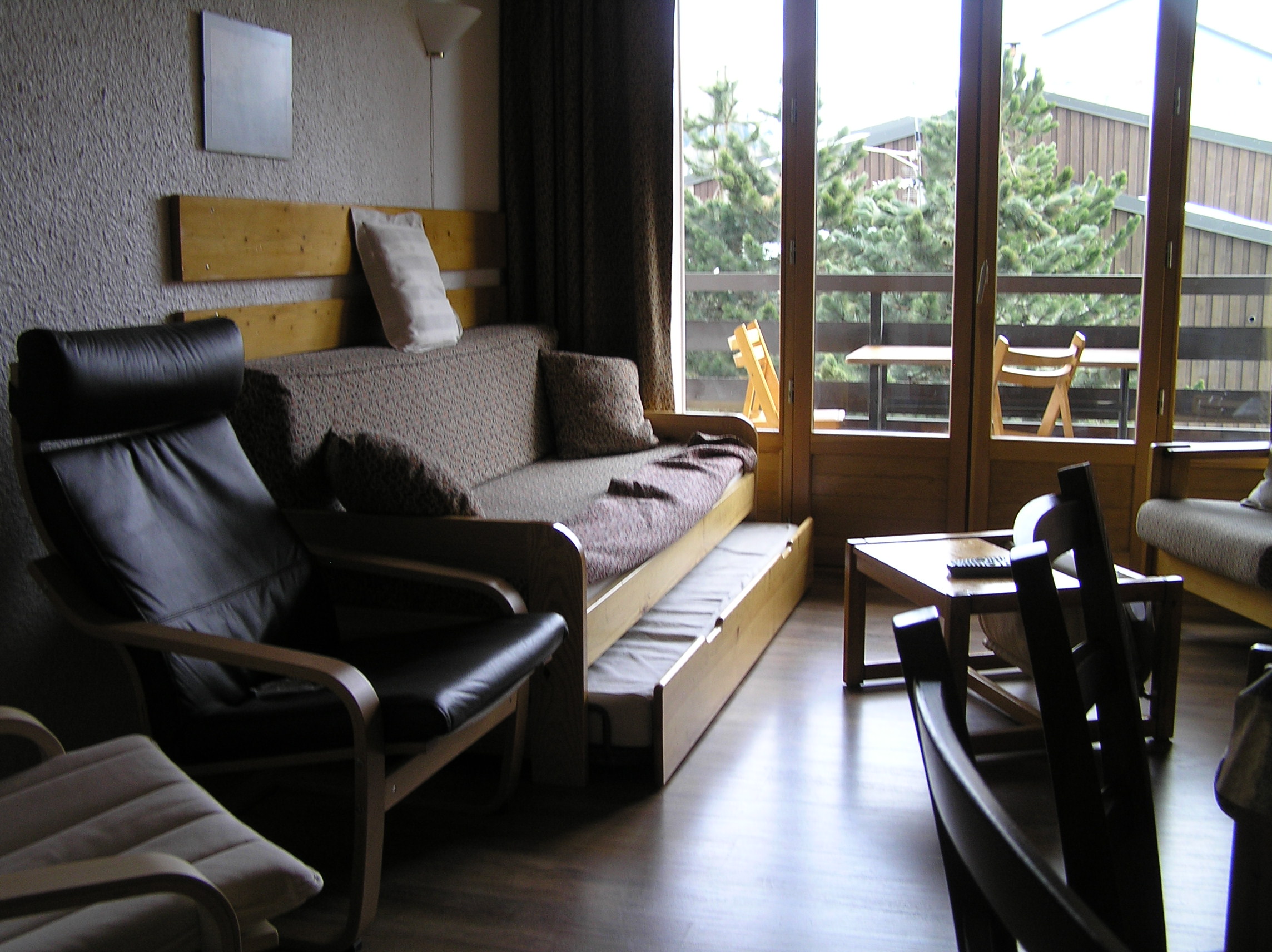salon2.jpg (28664 bytes)